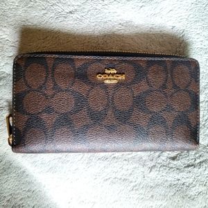 Coach Outlet Long Zip Around Wallet